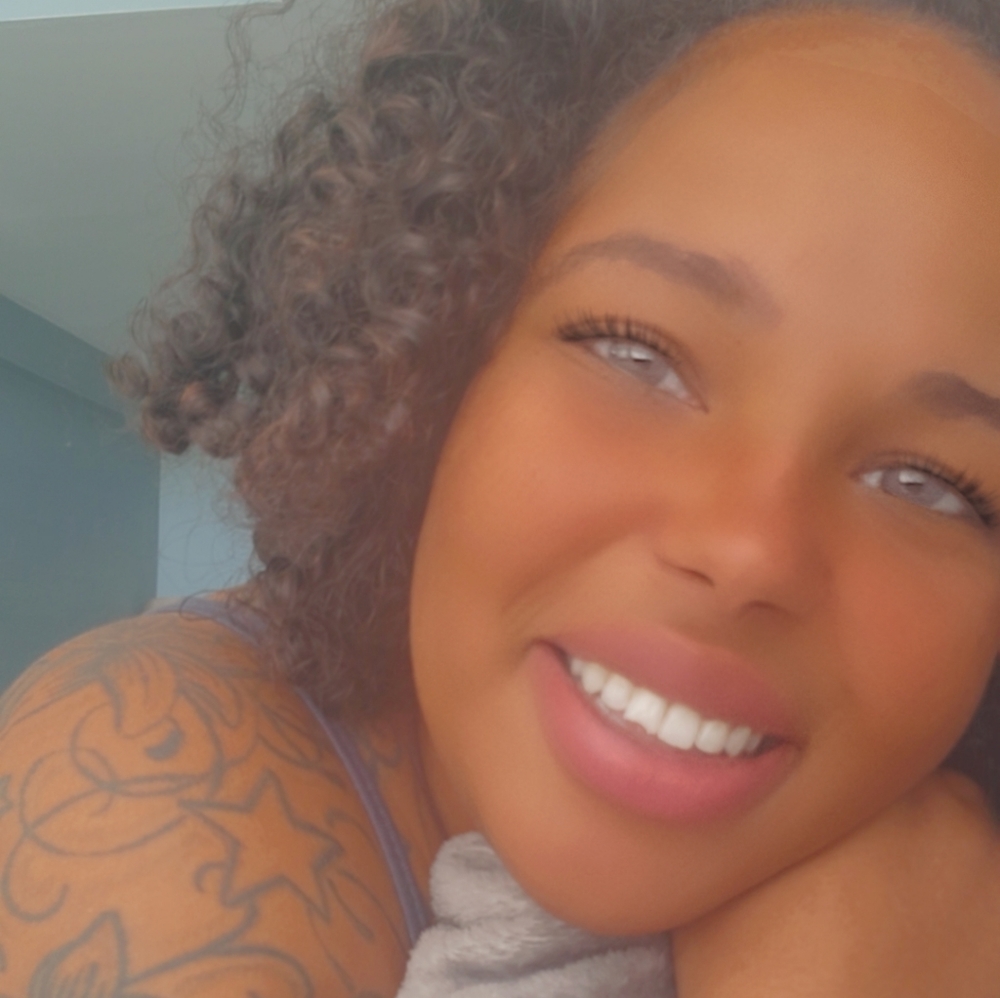 Meet your Posher, Mya